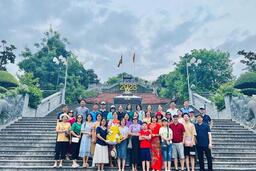Trường THPT Chuyên Hưng Yên tổ chức chương trình học tập kinh nghiệm tại trường THPT Chuyên Trần Phú Hải Phòng và tham quan trải nghiệm du lịch hè năm 2023 tại Quảng Ninh cho đội ngũ cán bộ, giáo viên và nhân viên Nhà trường.